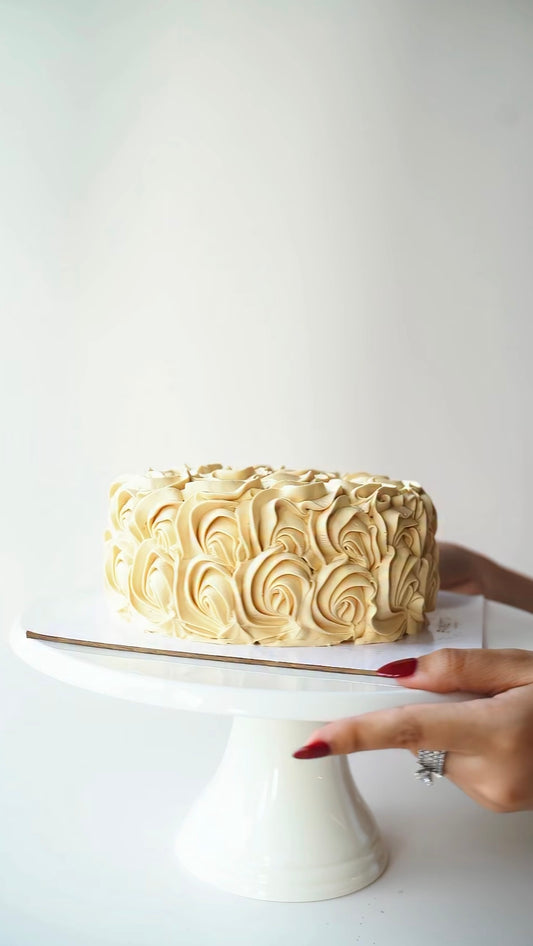 Caramello Salato Cake