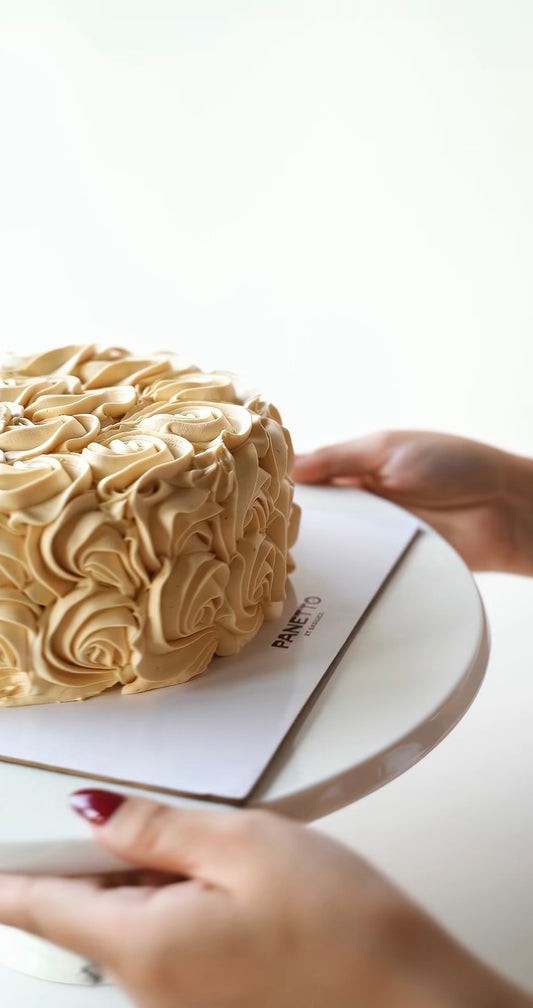 Caramello Salato Cake